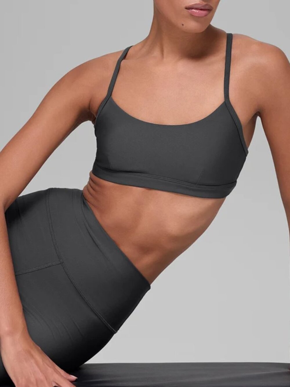 Alo Yoga Airlift Intrigue Bra Anthracite Grey medium NWT